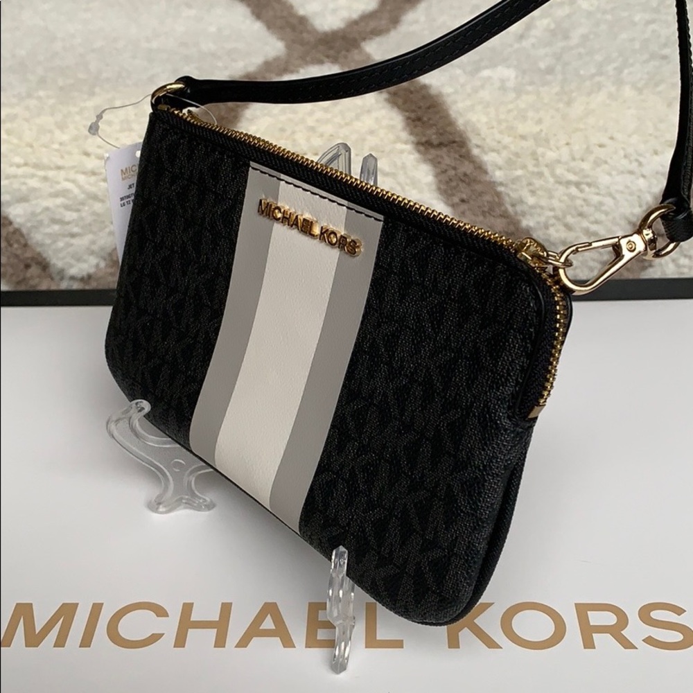 Michael Kors Jet Set Travel Lg Top Zip Wristlet - Picture 2 of 16